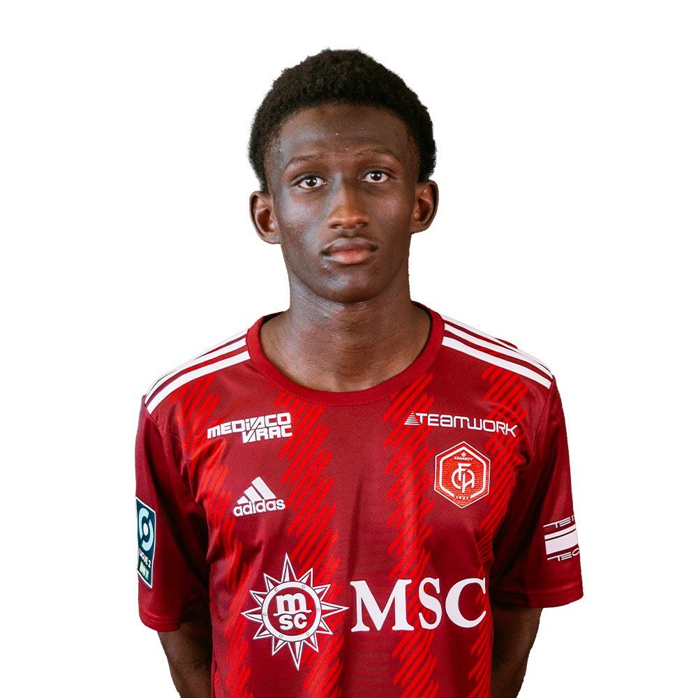 yacouba-barry-20-ans-defenseur-ou-milieu-defensif-au-club-depuis-2023-arrive-de-lens-l1-n-20-photo-fc-annecy-1692192823